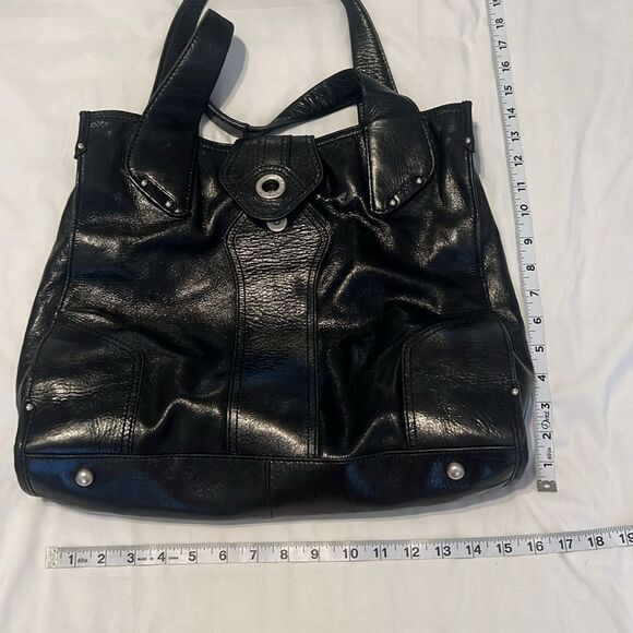 Perlina large black leather handbag 3 inside 1 outside zip pockets EUC - Picture 5 of 17